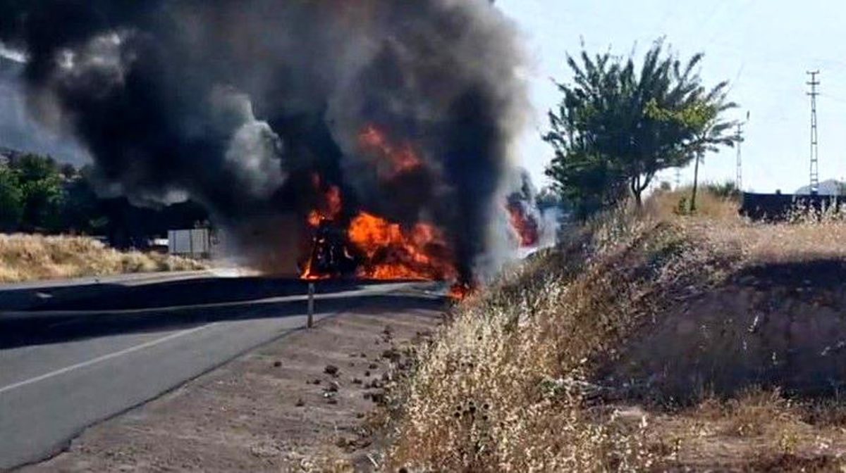Adıyaman\'da Akaryakıt Yüklü Tanker Alev Aldı