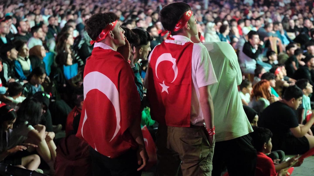 A Milli Futbol Takımı Hollanda maçını dev ekranda izlendi