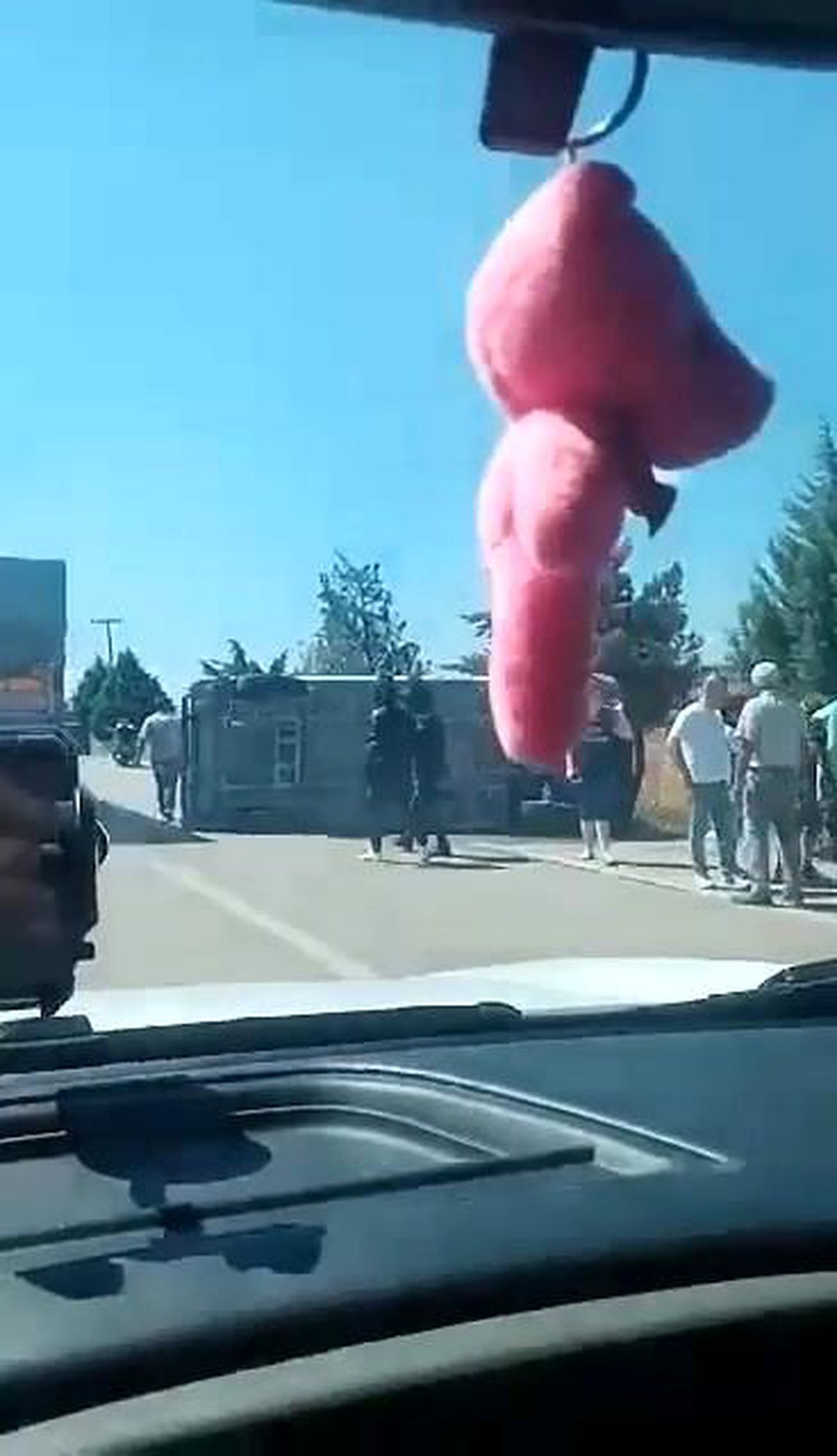 Karacabey\'de Minibüs Devrildi, Yaralanan Olmadı