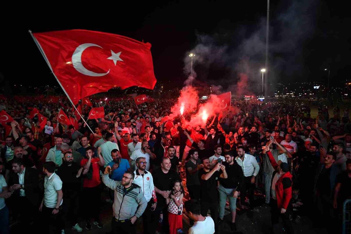 Kayserililer, EURO 2024 çeyrek final maçını birlikte izledi