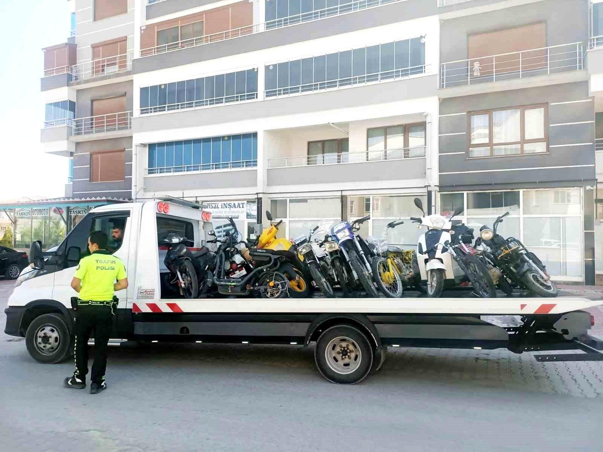 Konya\'da Plakasız ve Ruhsatsız Motosikletlere Operasyon