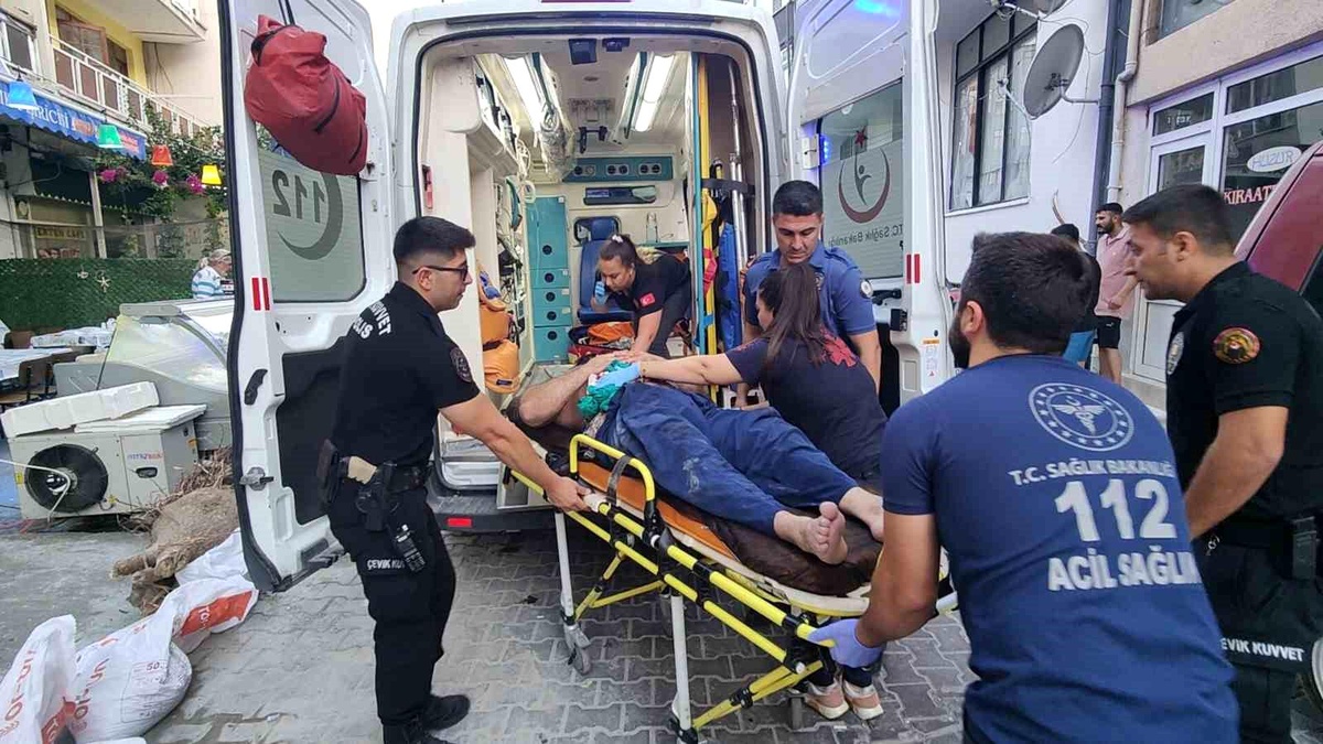Kuşadası\'nda İşyeri Sahibi Tartıştığı Kişiyi Bıçakladı