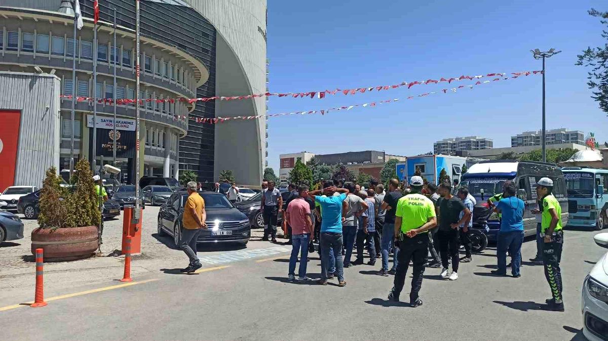 Malatya Minibüsçüleri Zam Kararına Tepki Gösterdi