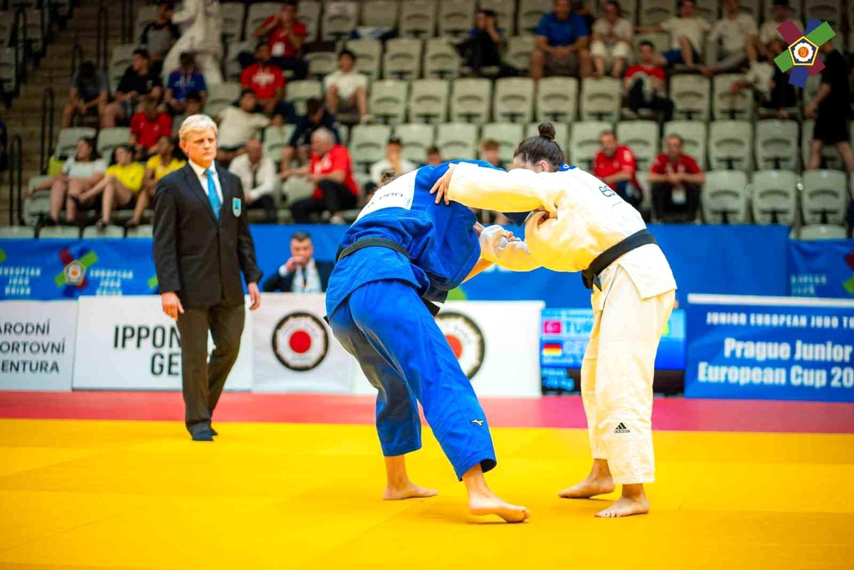 Yunusemre Belediyespor\'un milli judocusu Sümeyye Kaya, Gençler Avrupa Judo Kupası\'nda altın madalya kazandı