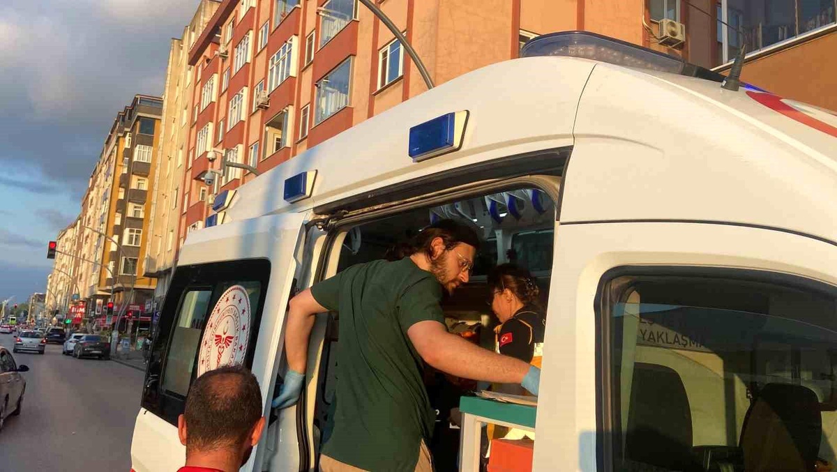 Gebze\'de İki Motosikletin Karıştığı Kaza Sürücüler Yara Almadan Atlattı