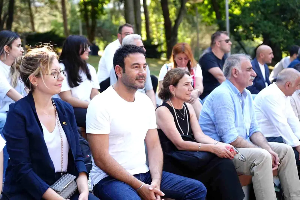 Beşiktaş Belediyesi, Çamlık Parkı\'ndaki Basketbol Sahasını Yeniledi