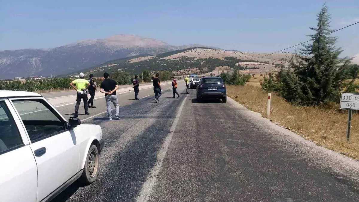 Denizli-Antalya Karayolu Patlatma Çalışması Nedeniyle Kısa Süreliğine Trafiğe Kapatıldı