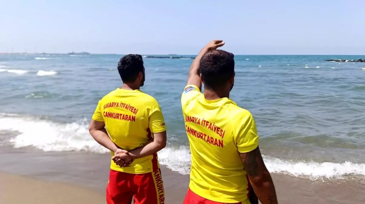 Sakarya\'da Yasaklara Rağmen Denize Giren İki Kişi Boğuldu