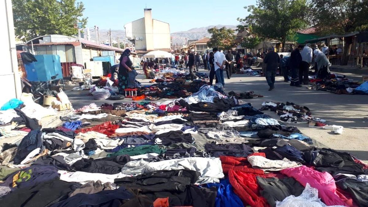 Erzincan\'da Her Hafta Kurulan Bitpazarında Uygun Fiyata İkinci El Eşyalar Bulunuyor