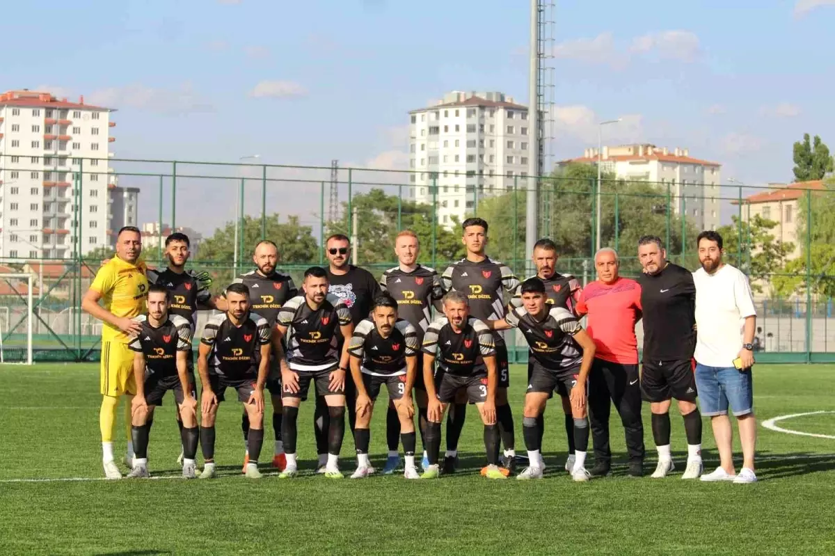 Yeşilhisar Belediyespor 2. Amatör Küme Play-Off\'ta Şampiyon Oldu