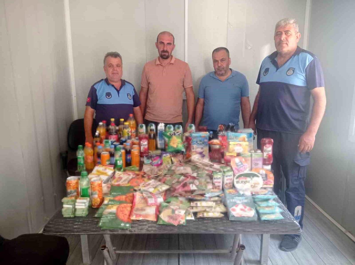 Samandağ\'da Son Kullanma Tarihi Geçmiş Ürünler İmha Edildi