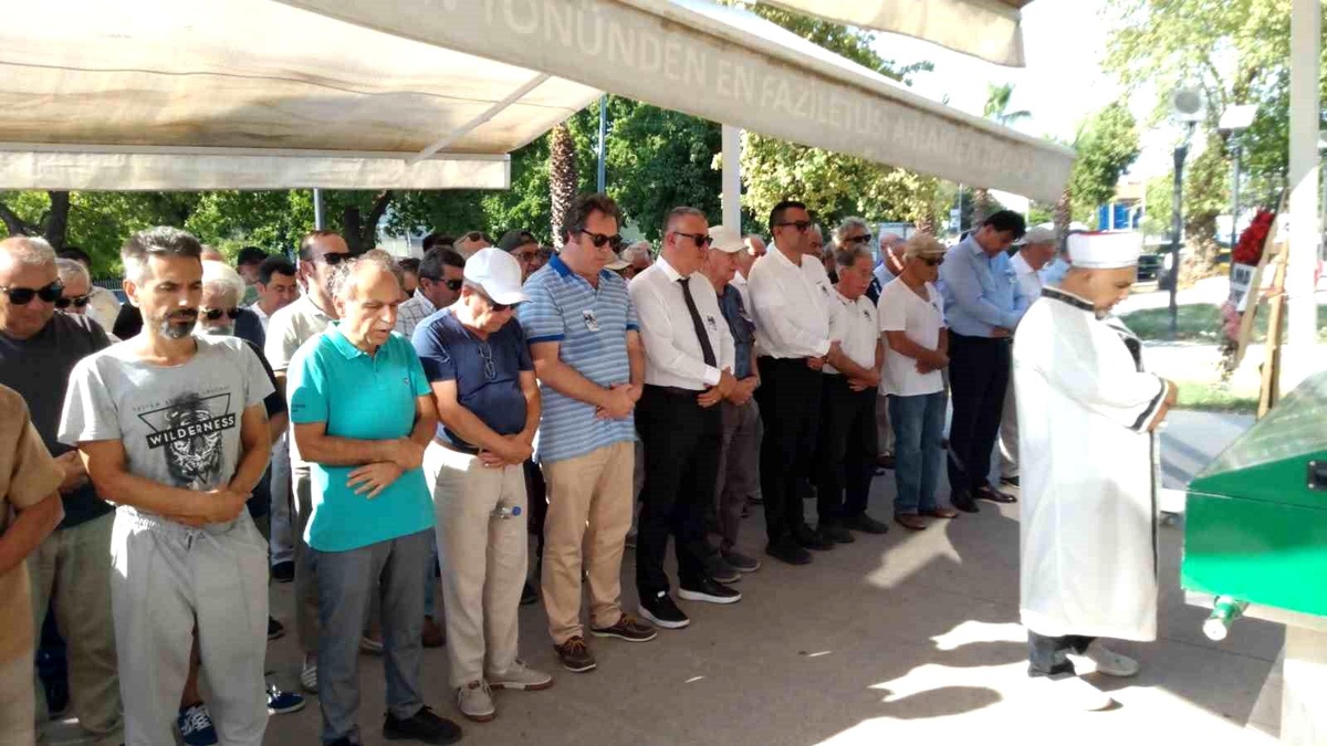 Fethiye\'de Tüp Patlaması Sonucu Hayatını Kaybeden Ural Postalcı Toprağa Verildi