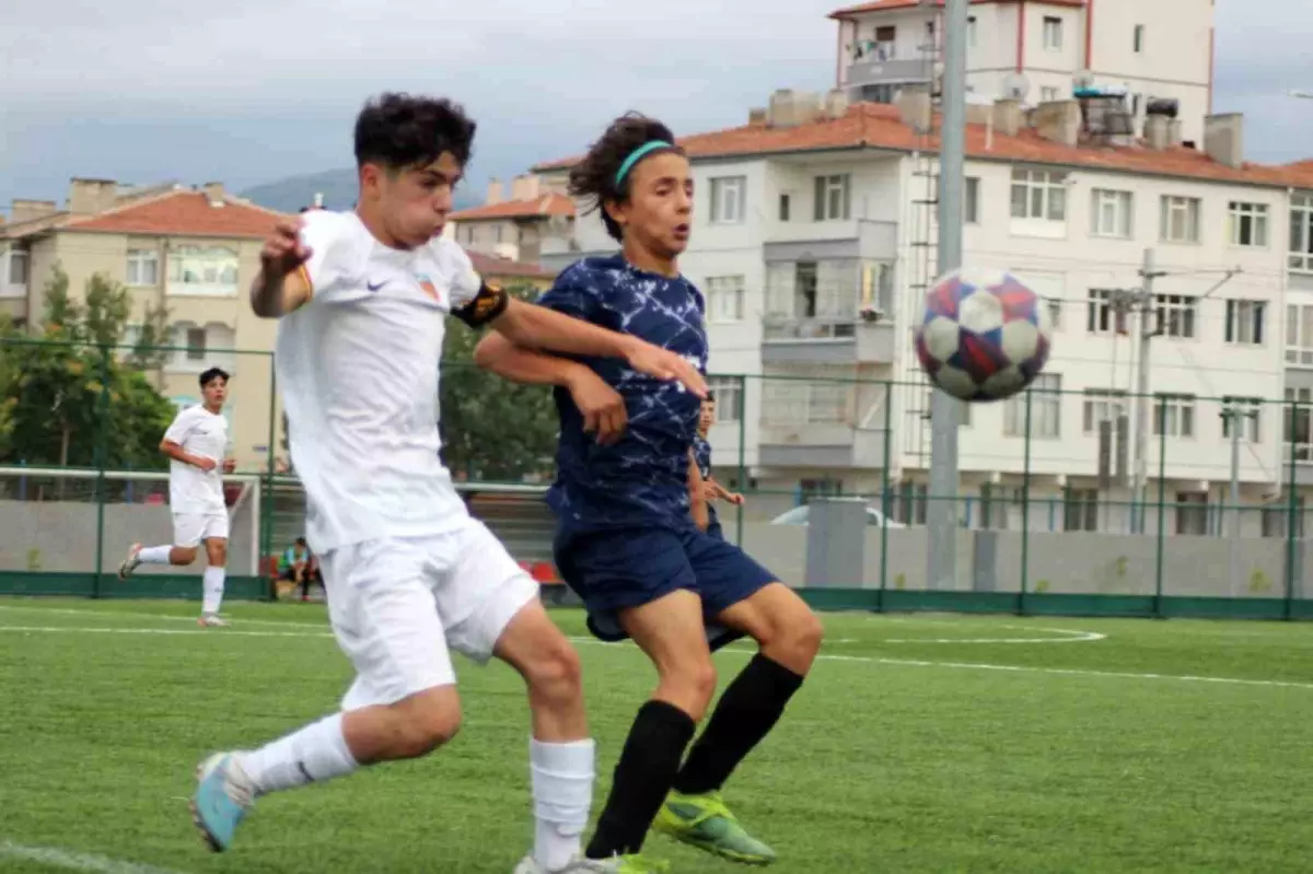 Kayserispor U13, Kocasinan Şimşekspor\'u 5-0 yenerek şampiyon oldu