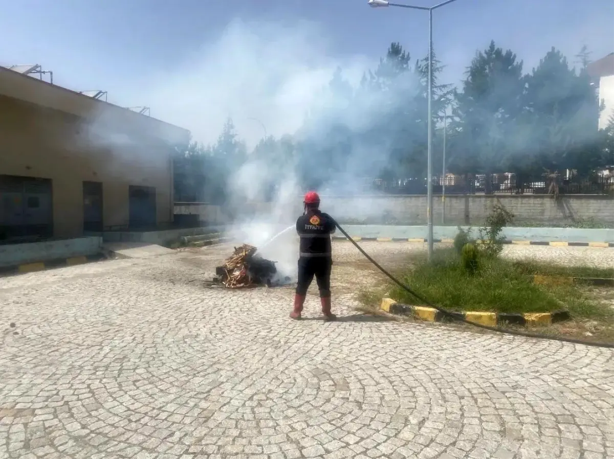 Ulukışla Devlet Hastanesinde Yangın ve Tahliye Tatbikatı Gerçekleştirildi