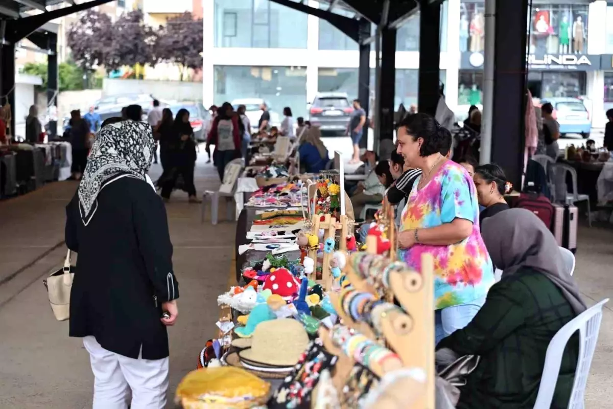 Talas Belediyesi\'nin Maharetli Eller Kadın Üretici Pazarı Yeni Yerinde Açıldı