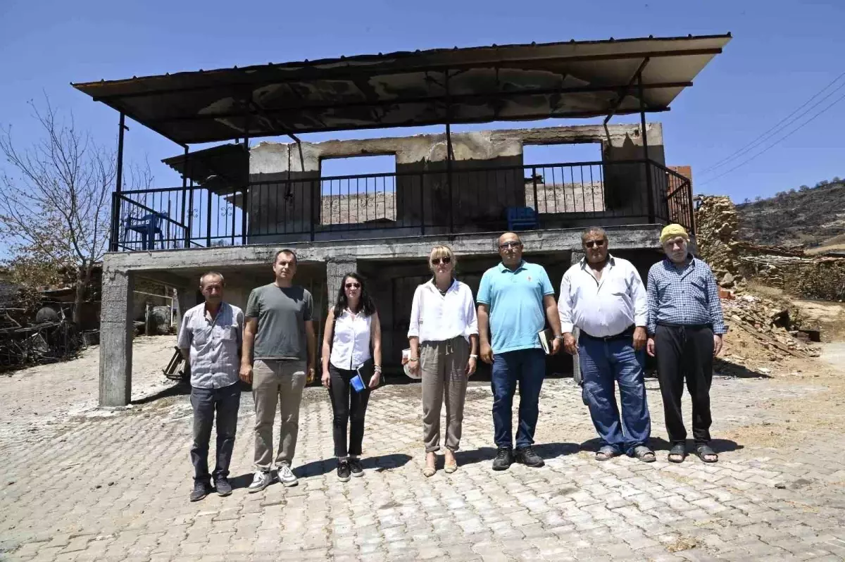 Manisa\'da yangında evi kullanılamaz hale gelen vatandaşa destek