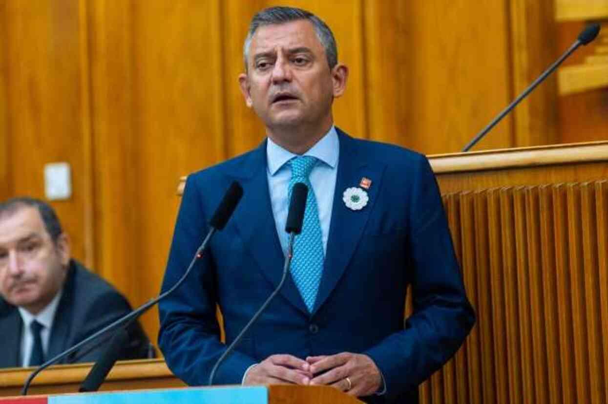 CHP lideri Özel'in, ışık açma-kapatma çağrısı yanıt buldu! Türkiye'nin birçok kentinden görüntüler geldi CHP lideri Özel'in, ışık açma-kapatma çağrısı yanıt buldu! Türkiye'nin birçok kentinden görüntüler geldi