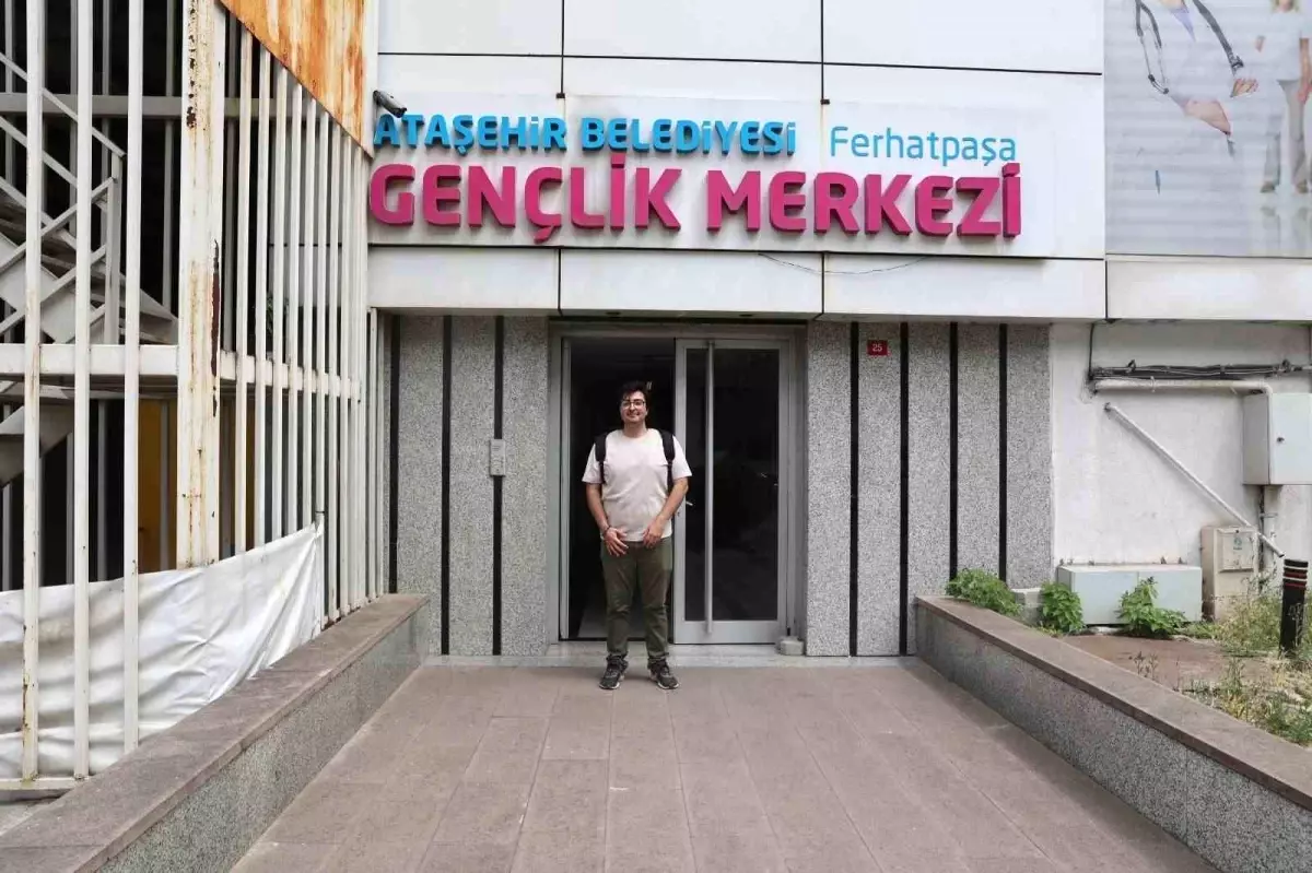 Ataşehir Belediyesi\'nin Ferhatpaşa Gençlik Merkezi Üniversite Hayalini Gerçekleştiren Gençleri Destekliyor