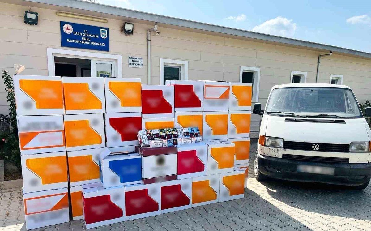 Tarsus\'ta 1 Milyon 120 Bin Adet Gümrük Kaçağı Makaron Ele Geçirildi