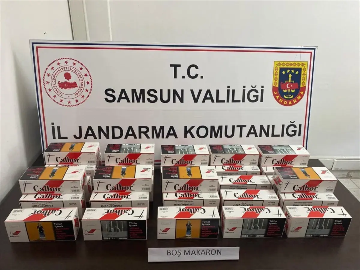 Samsun\'da Kaçakçılık Operasyonunda 6 Bin 800 Bandrolsüz Makaron Ele Geçirildi