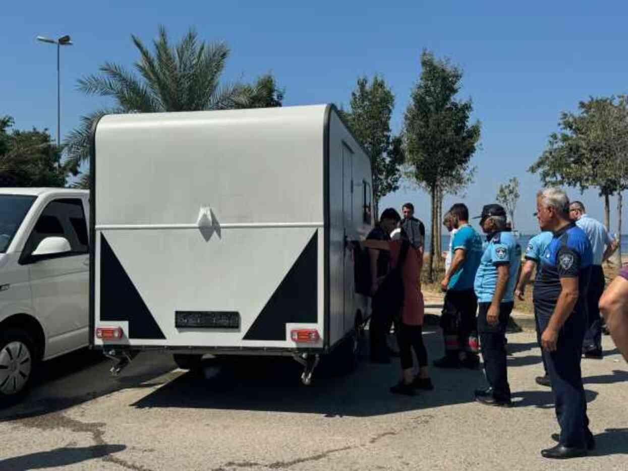 Tebligat gönderilmişti! Maltepe Sahili'ndeki karavanlar Yediemin Otoparkına çekildi