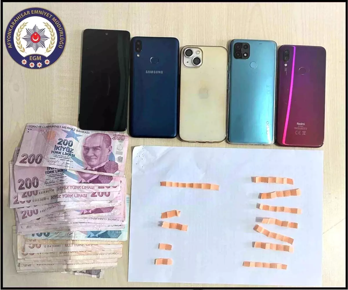 Afyonkarahisar\'da Peçetelere Emdirilmiş Uyuşturucu Ele Geçirildi