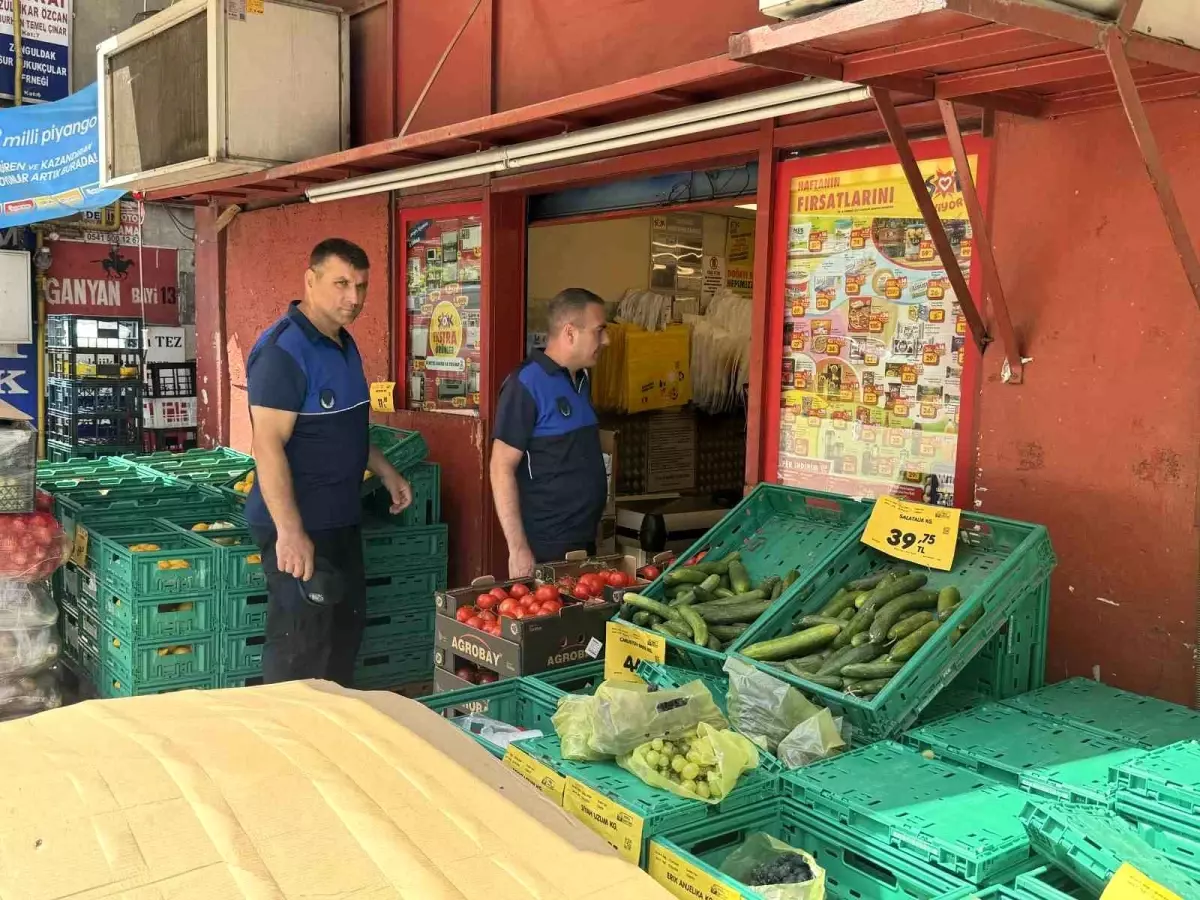 Zonguldak Belediyesi Zabıta Ekipleri Marketlere Denetim Yaptı
