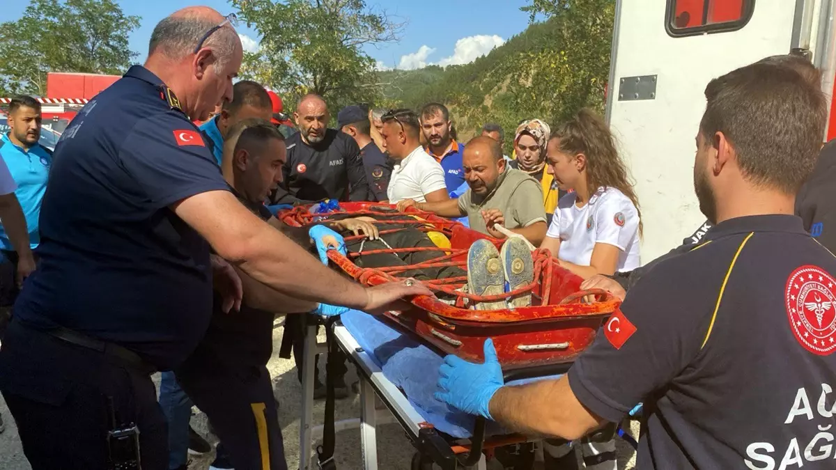 Isparta\'da baraj göletinde boğulma tehlikesi geçiren 13 yaşındaki kız hayatını kaybetti