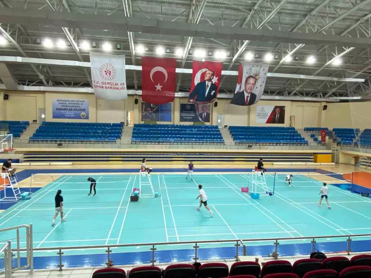 Bilecik\'te Düzenlenen Badminton Müsabakaları Yoğun Katılımla Gerçekleşti