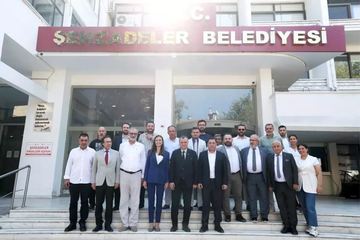 Turgutlu ve Şehzadeler Belediye Başkanları Birbirlerini Ziyaret Etti