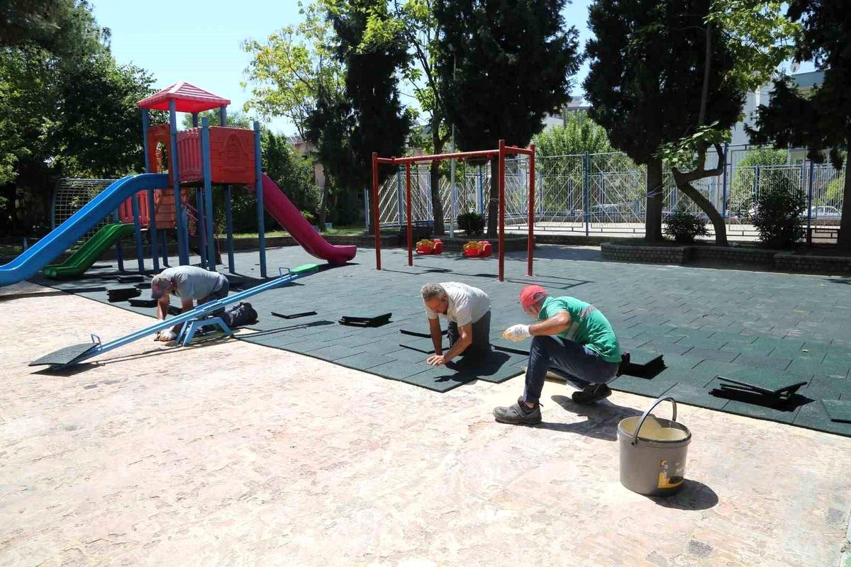 Efeler Belediyesi Parklarda Bakım ve Onarım Çalışmalarına Devam Ediyor