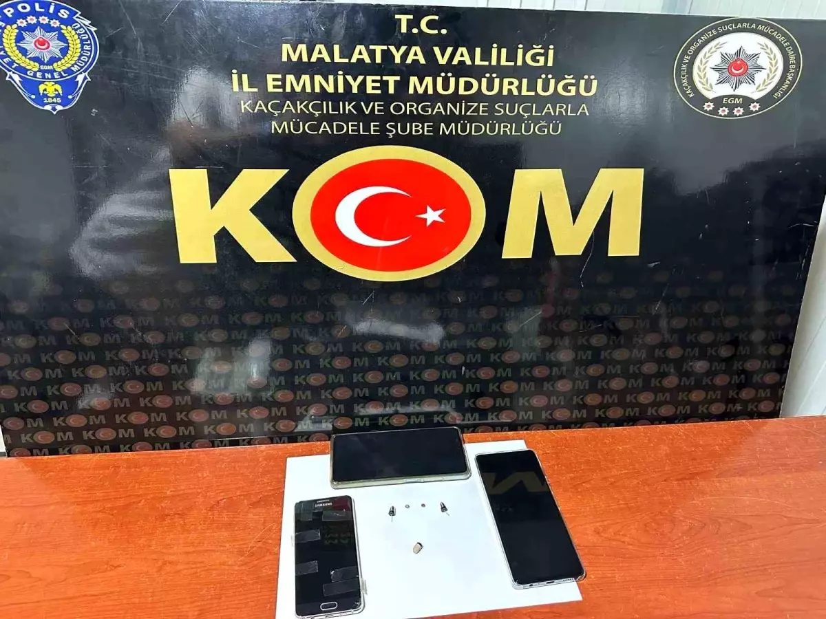 Malatya\'da Ehliyet Sınavında Kopya Çekmeye Özel Düzenek Kullanıldı