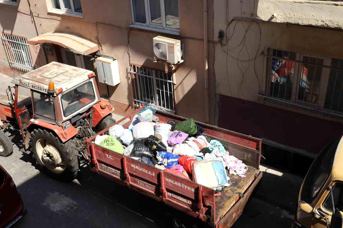 Aydın Nazilli\'de Çöp Ev Temizlendi