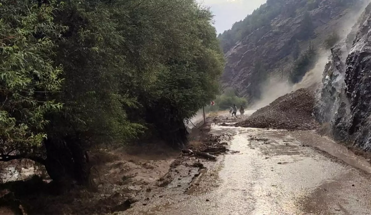 Kahramanmaraş\'ta şiddetli yağış sonrası toprak kayması meydana geldi