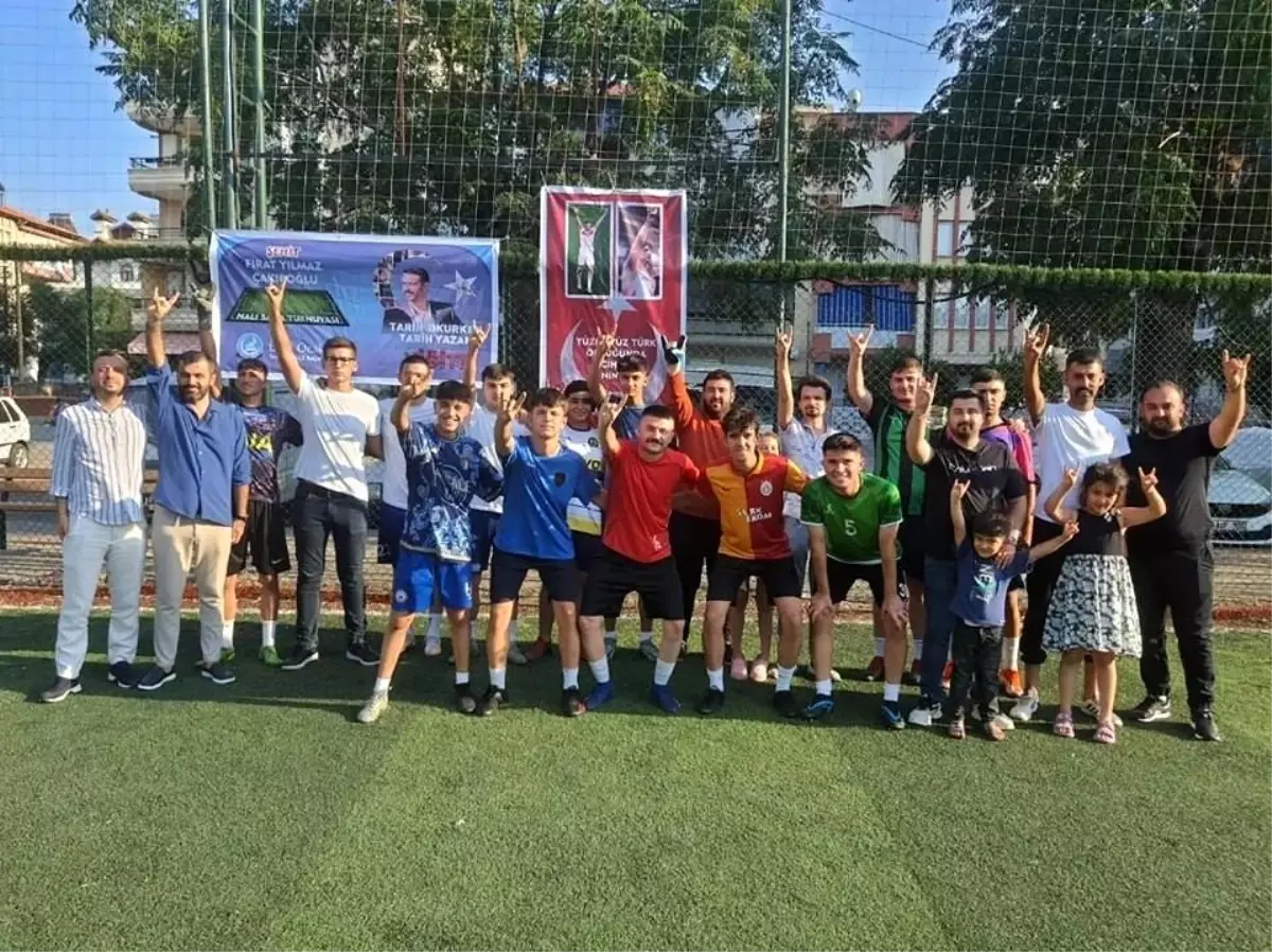 Ege Üniversitesi\'nde Muhalif Görüşlü Öğrenci Anısına Futbol Turnuvası Düzenlendi