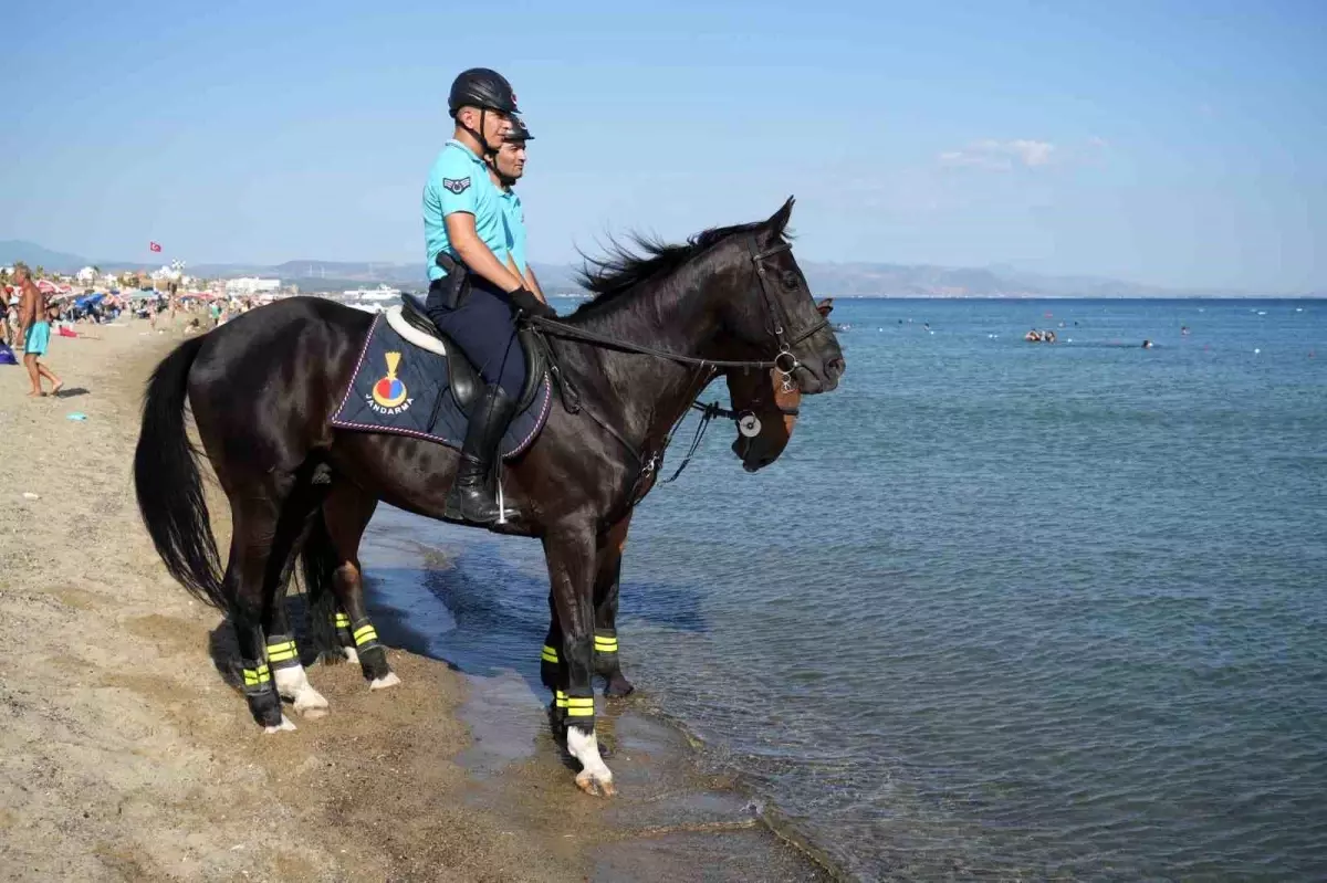 Ayvalık\'ta Atlı Jandarma Birliği Göreve Başladı