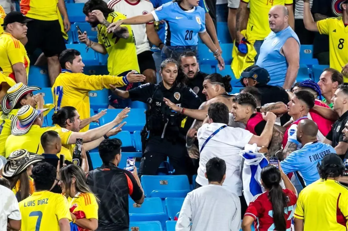 Copa America Yarı Finalinde Uruguaylı Oyuncularla Taraftarlar Arasında Kavga Çıktı