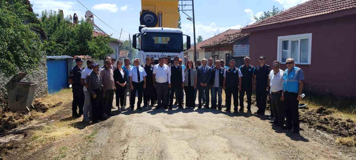 Darıdere köyünde yılın ilk asfalt atıldı, ulaşım sorunu çözüldü
