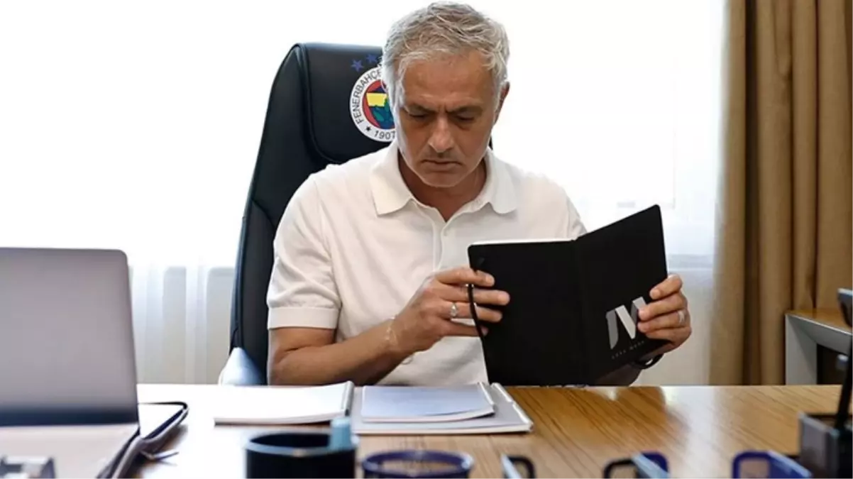 Fenerbahçe\'de neler oluyor? Mourinho, 3 ismin kalemini kırdı