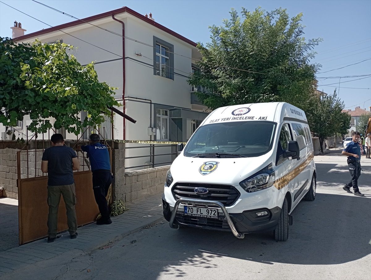 Karaman\'da Bir Kişi Eski Kız Arkadaşını Bıçakla Öldürdü