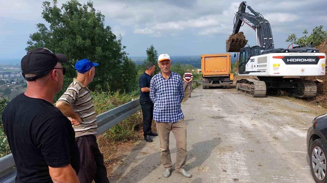 Samsun'da Yol Genişletme Çalışması Sırasında 'Altın Bulundu' İddiası Samsun'da Yol Genişletme Çalışması Sırasında 'Altın Bulundu' İddiası