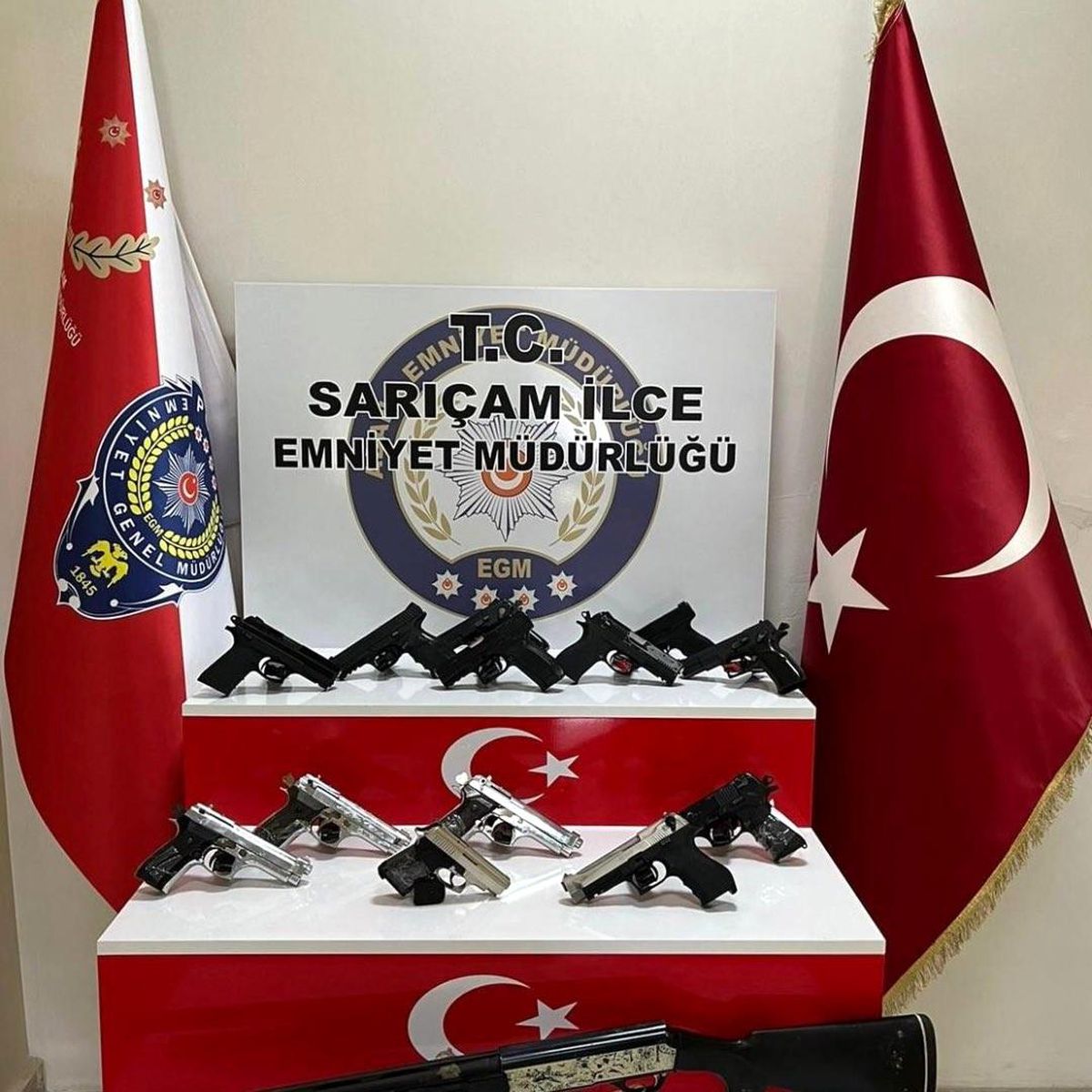 Adana\'da 14 Ruhsatsız Silah Ele Geçirildi, 31 Kişi Yakalandı