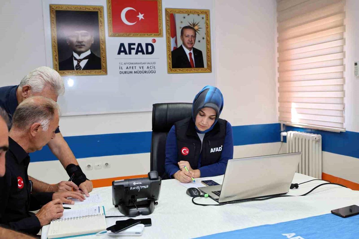 Afyonkarahisar\'da 4 köy evi depremde zarar gördü