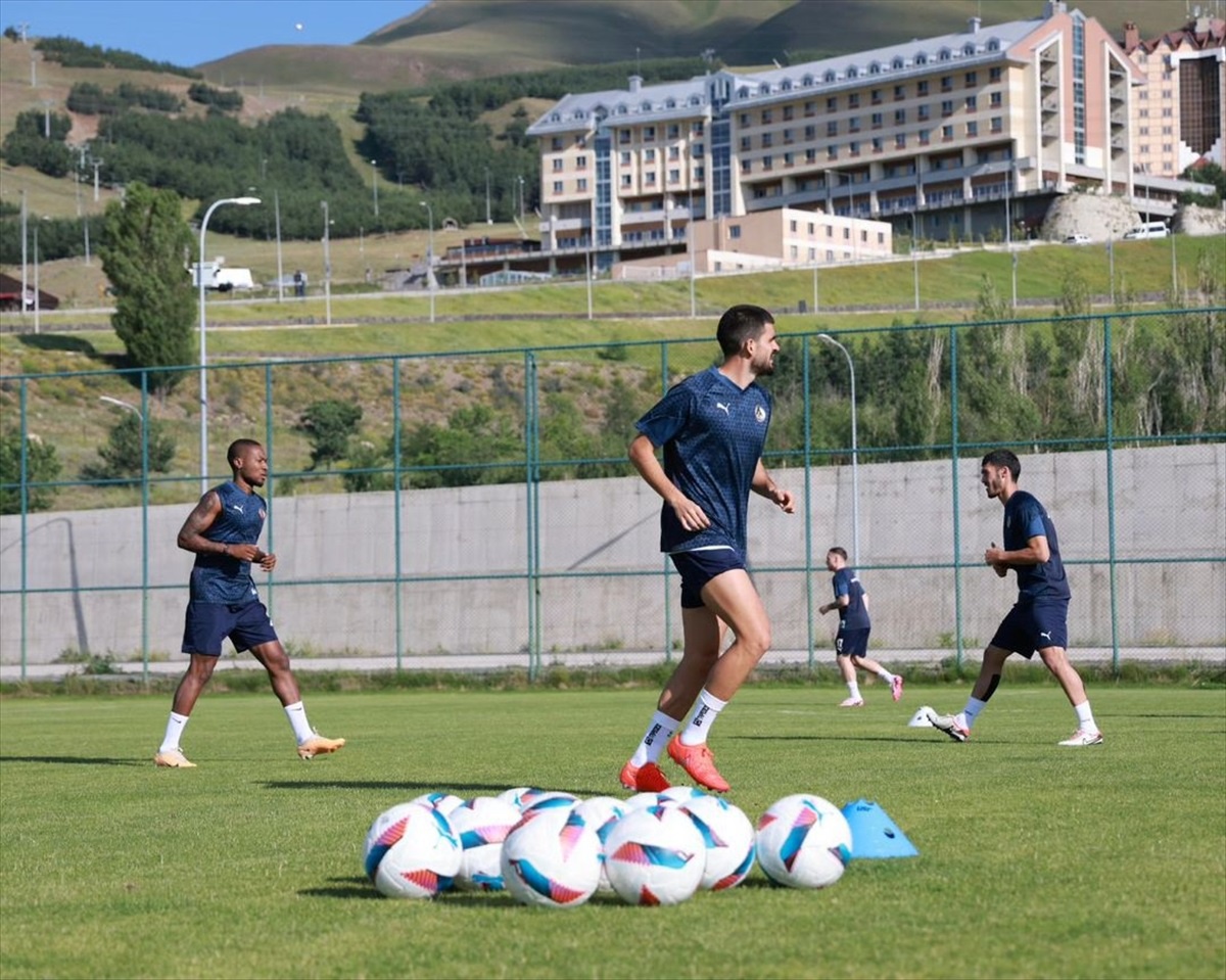 Corendon Alanyaspor, Erzurum\'da sezon hazırlıklarına devam ediyor