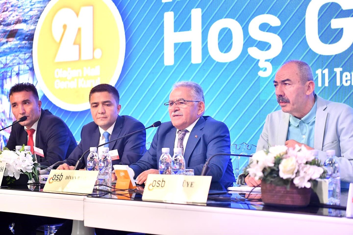Kayseri Büyükşehir Belediye Başkanı Dr. Memduh Büyükkılıç, Kayseri Organize Sanayi Bölgesi 21\'inci Mali Genel Kurulu\'na katıldı