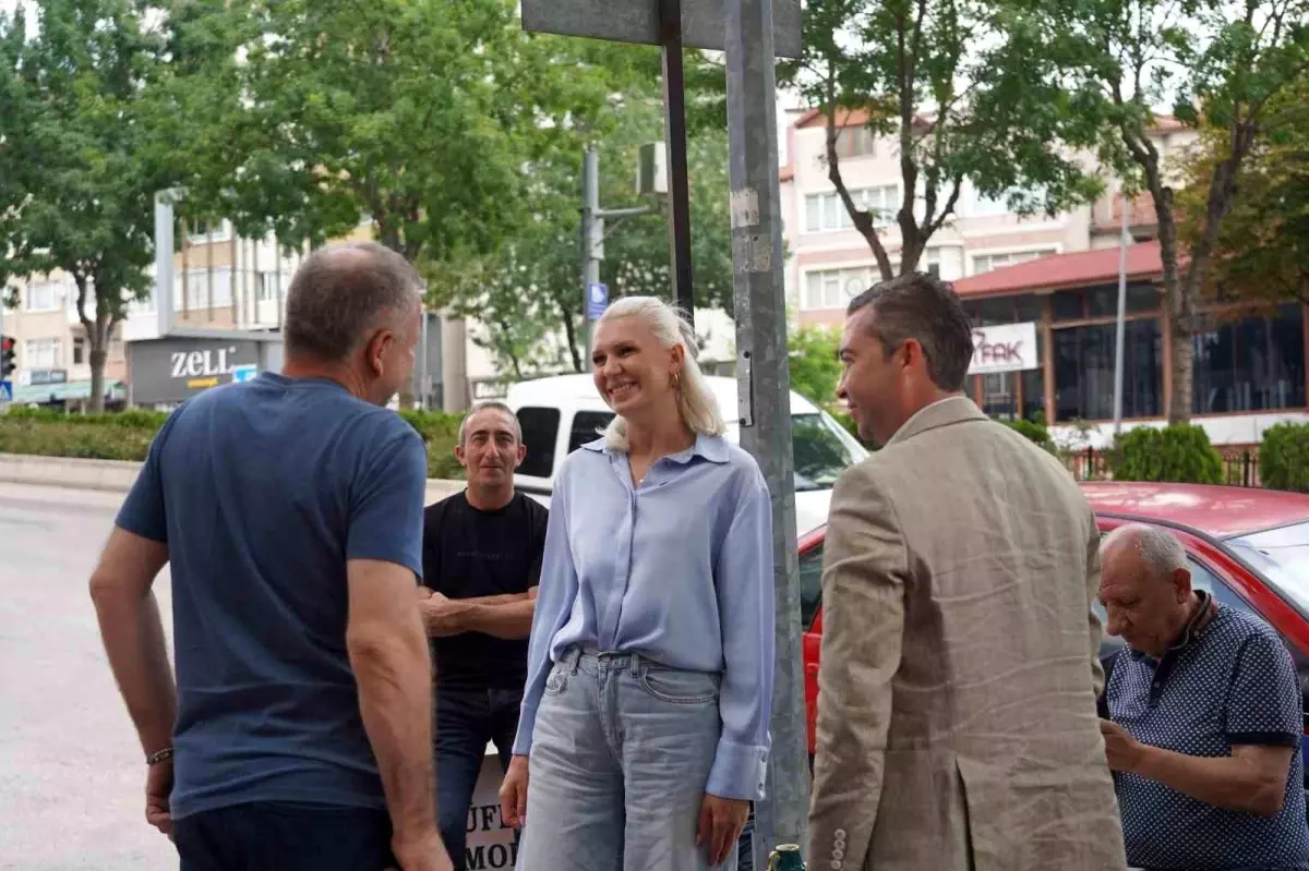 Bilecik Belediye Başkanı Melek Mızrak Subaşı, vatandaş ve esnafı ziyaret etti