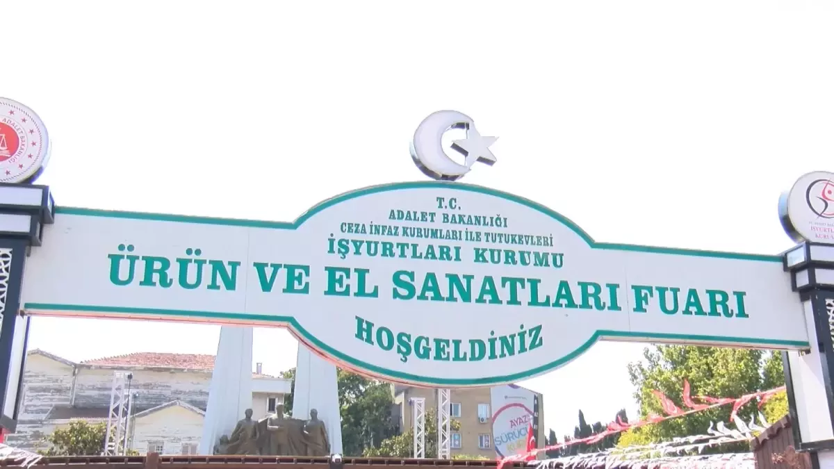 Adalet Bakanı Yılmaz Tunç, Ürün ve El Sanatları Fuarı Açılış Töreni\'ne Katıldı