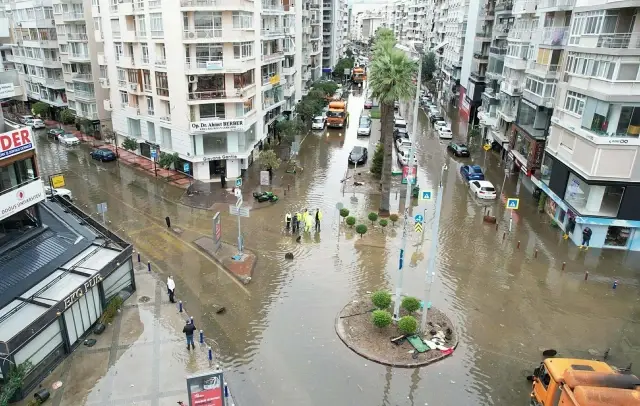 İzmir'de olası depremde yıkımlar yaşanacağından endişe ediliyor