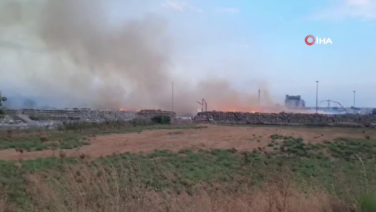 Kağıt fabrikasındaki yangın kontrol altına alındı