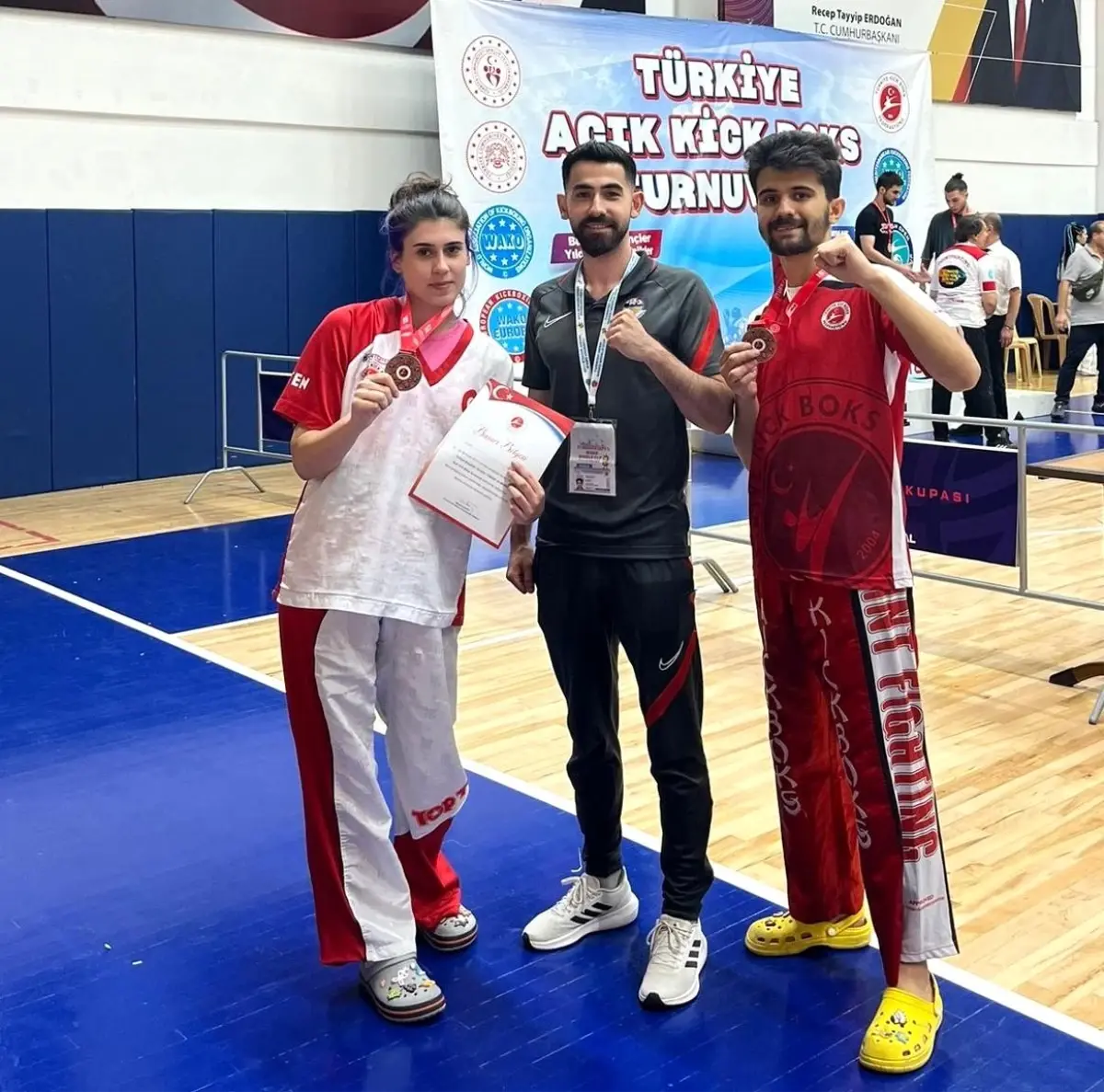 Körfez Gençlerbirliği Spor Kulübü Sporcuları Türkiye Açık Kick Boks Turnuvası\'nda Üçüncü Oldu